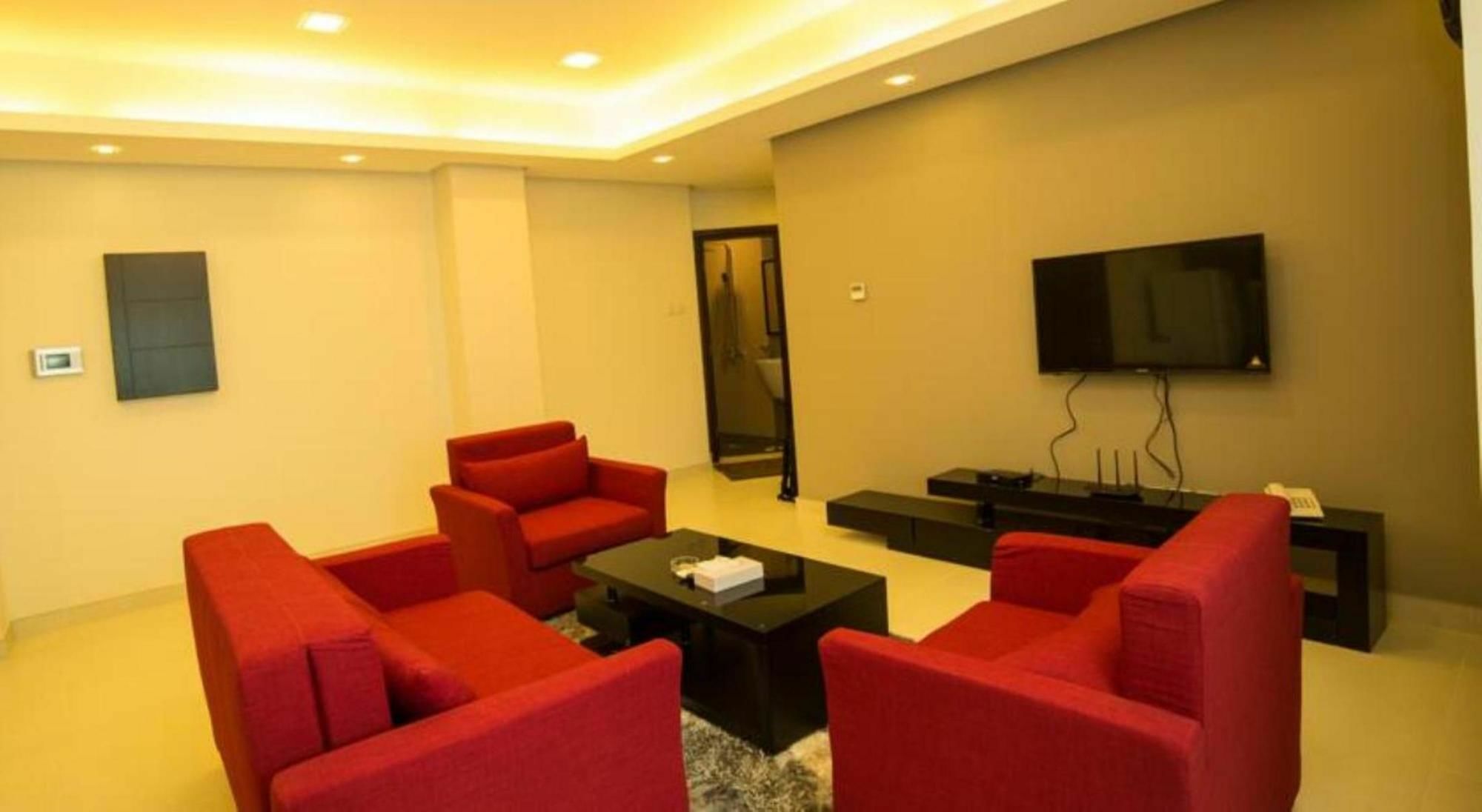 Golden Rose Luxury Suites Manama Exteriör bild